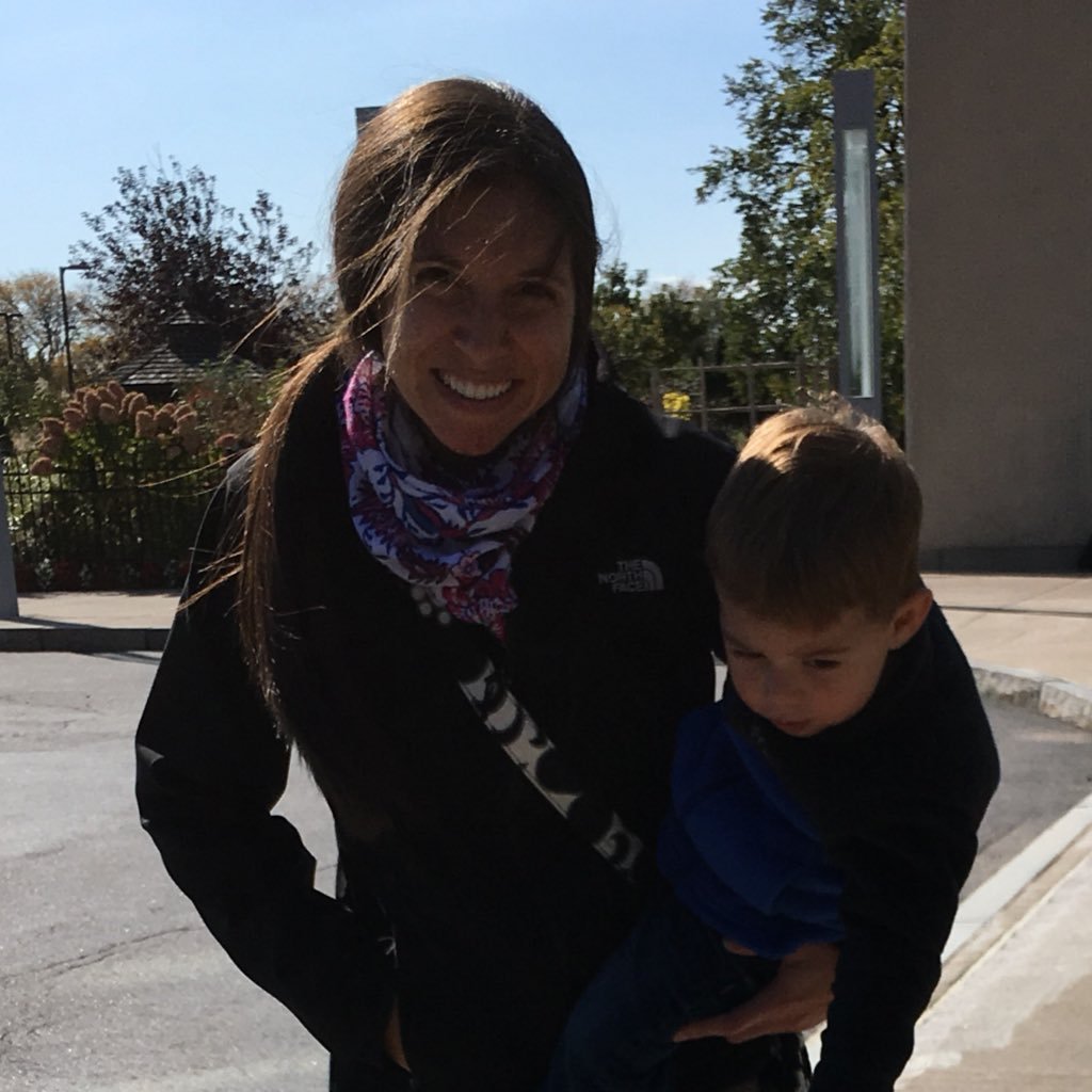 hollyjoymarie's profile picture. 