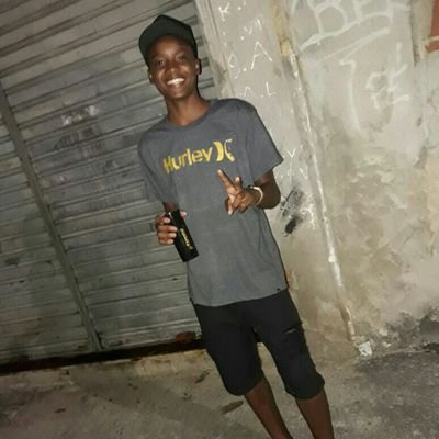 jesus cristo fica comigo protega o teu filho de todo perigo.curta a vida porque a vida e curta..aki se aprende a defender a pátria
28/11/2016😇💔