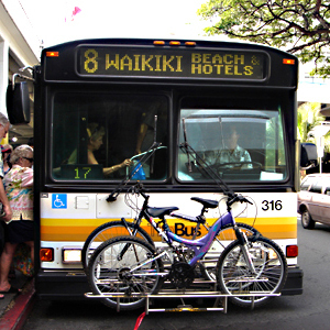 theBus_hawaii's profile picture. 桑沢デザイン研究所卒、15年デザイン事務所勤務の後フリーランスのグラフィックデザイナー。たまに母校で非常勤講師。
ラグビー部ではないけど大阪工大高出身。神戸製鋼、サンウルブズをメインに観戦しています。