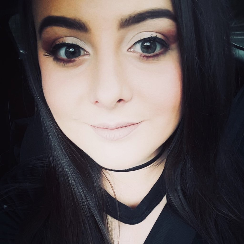 Mummy | Beauty Blogger | Beauty & Skin Therapist | Makeup Addict | Email: info@make-it-up.co.uk ♡
