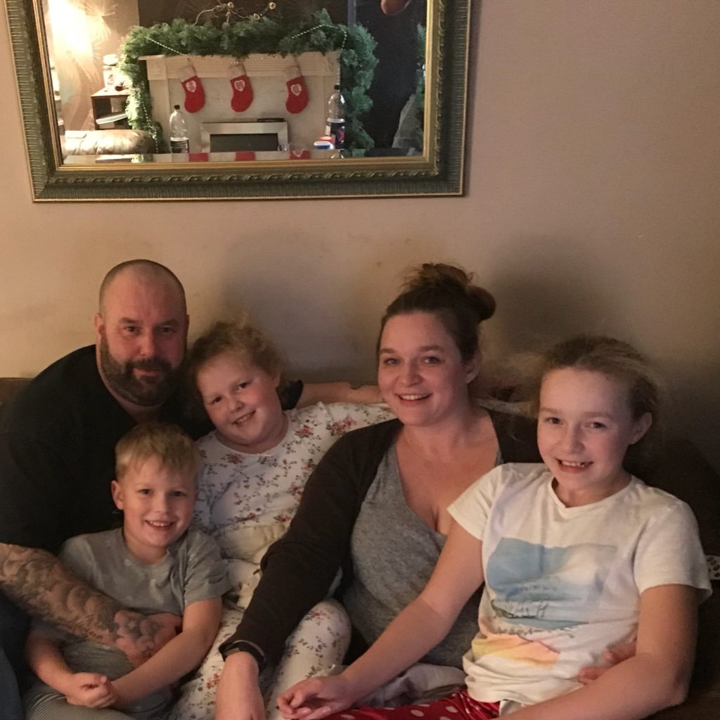 married to steven and mummy to 3 beauties Danielle, Mazie and Lenny