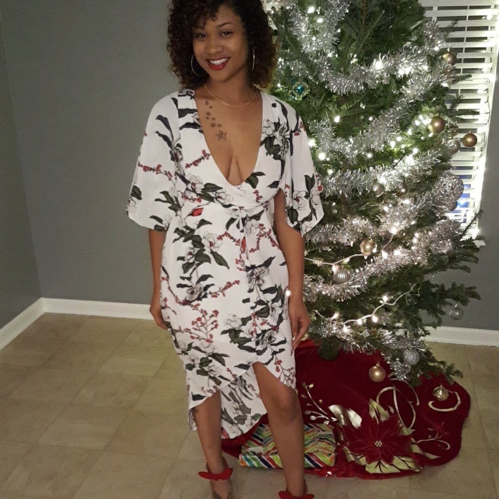 QueensWillStand's profile picture. Beauty🌺Music🎼Self-sufficiency👑