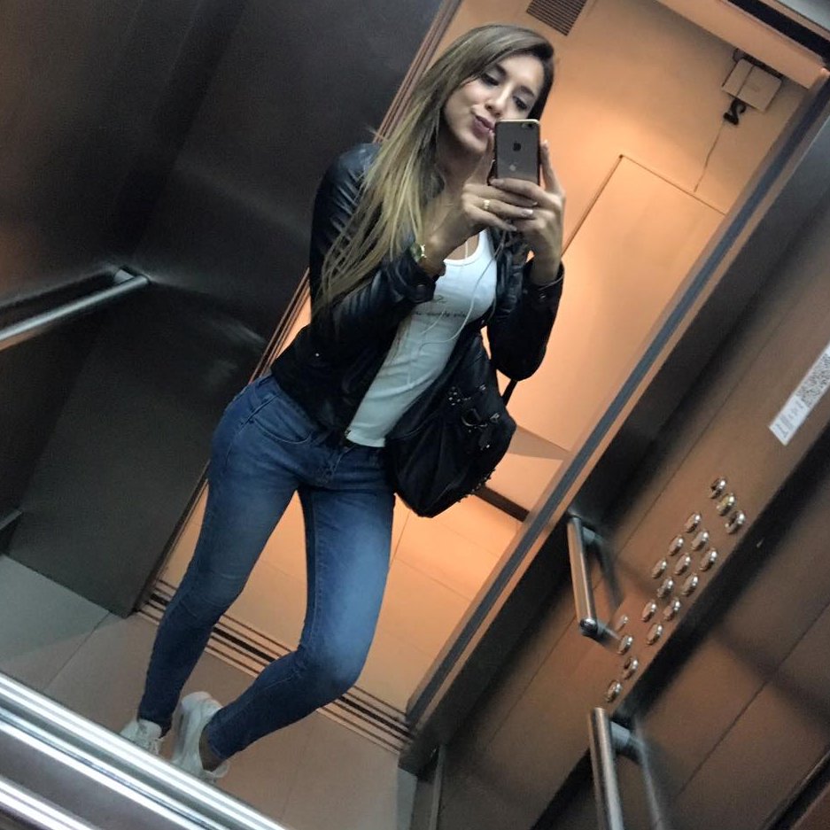 je suis une femme attentionnée respectueuse sincère fidèle en amour, ce que m'intéresse c'est de me faire de nouveaux amis ou peut-être plus !