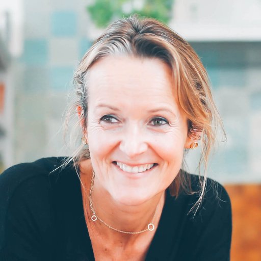 Lifestyle journalist @kateobrienwellness author of GLOW & Your Middle Years, mother, wife, daughter, Asiaphile (after 20 wonderful years living there) & more.