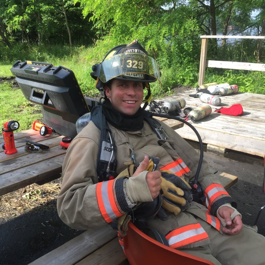 Cash crop in Dufferin Cnty. OAC Alumni, BSc. Ag and MSc. in Soil Sci. Family farm established in 1864. Volunteer Firefighter. Ex CCA-ON - apparently know crops.