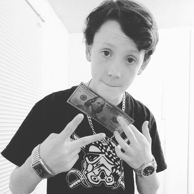 Hey I'm just Randumb Teen who just wants to explore the beauty in life, I have passion for singing and taking pictures so hope you enjoy the content and see ya.