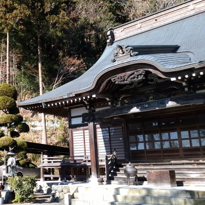 東京都青梅市にある真言宗豊山派の寺院、龍光山能満院梅岩寺です。桜の開花情報や寺院の行事の様子などをつぶやいていきたいと思います。
連絡先　0428-22-3886