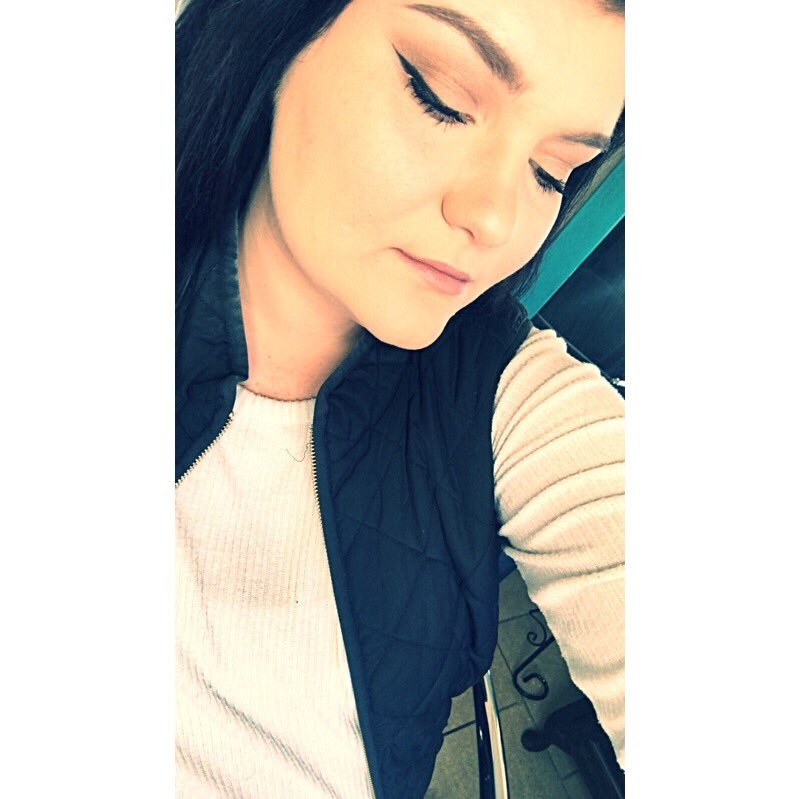 👻AMOSC: hannahvic2 • Married❤️ • Dog Mom🐾 • Stylist at Capalli Salon✂️