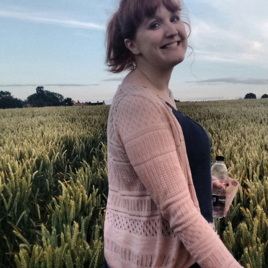Freelance Digital Designer & Founder of Ginger Graphics. I love creating, have an obsession with bright colours & photographing Eire. https://t.co/ROieUPzmqb