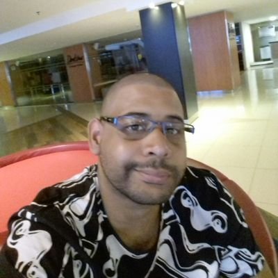 Eu sou só mais um no meio da multidão.