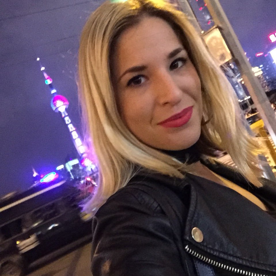 AmyBKahn's profile picture. Fun, Bubbly, and march to the beat of my own drum 🥁👠😉