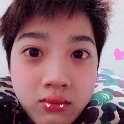 divakiva17's profile picture. 