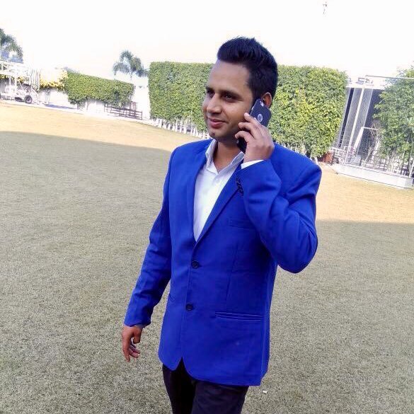 insanhoney77's profile picture. @Gurmeetramrahim अपने आप को इन्सान बताकर, अपना भेद मत छुपा।
वरना तेरे लाखो चमत्कार बताकर, तुझे खूदा साबित कर दुँगा।M Pharmacist. Member of Shah Satnam G Green S