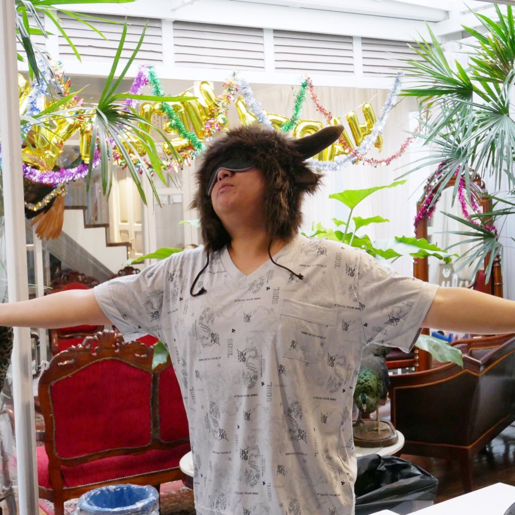 yummyYoSsY's profile picture. I think therefore I am