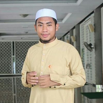 Agent at Madrasah Al-Tahfiz LIL BANIN
Studied Ilmu syariat at دار المصطفى بتريم للدراسات الاسلامية
Studies Syariah at Dar Al-mustafa