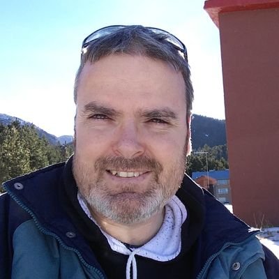 Sóc català, m'estimo el país, la gent, la nostra cultura i com tot català sóc curiós i respecto molt les altres cultures. Això si, vull que em respectin!