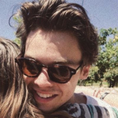 givemeyourhugs's profile picture. be yourself, it’s harder🌿🌿🌿