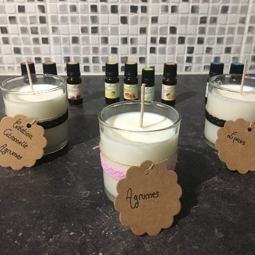 • Homemade Organic and Vegan Candles🌿
• Made with Organic Essential Oils and Soy Wax 100% French Products🌿