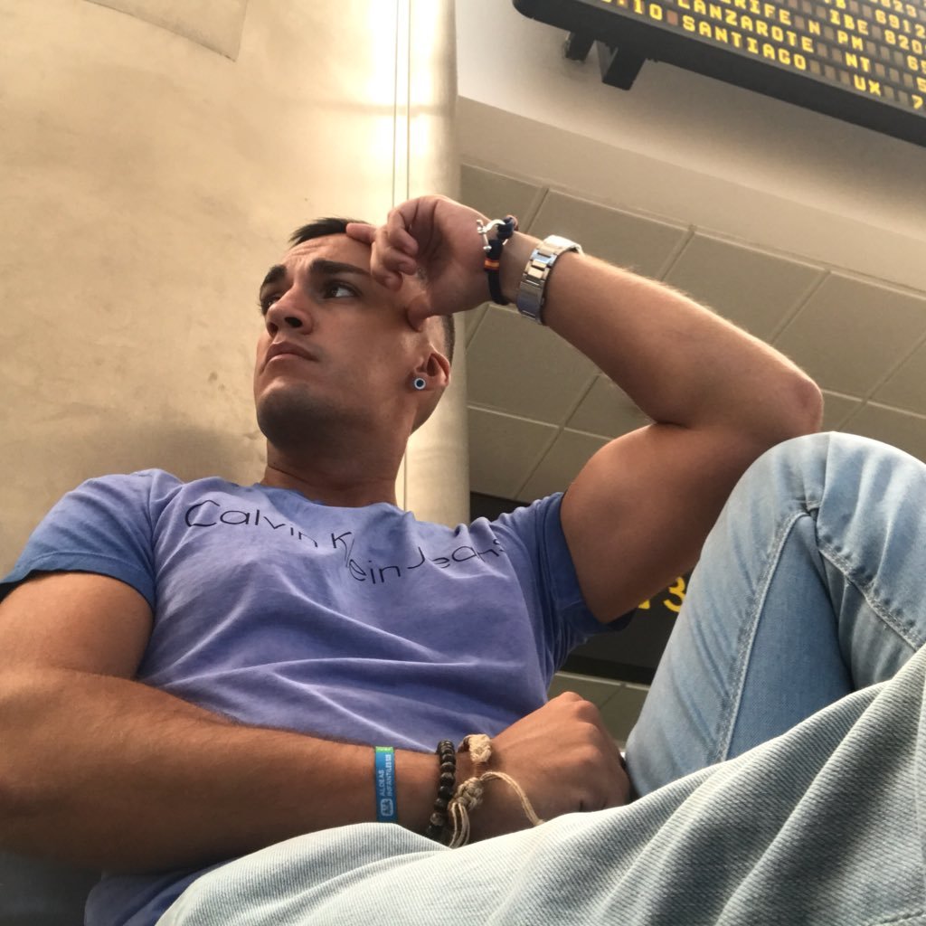 matillence's profile picture. Canario por suerte. Rodando por la vida en busca de lo mejor de cada sitio y de cada persona. Espiritu viajero y amante de la fotografia