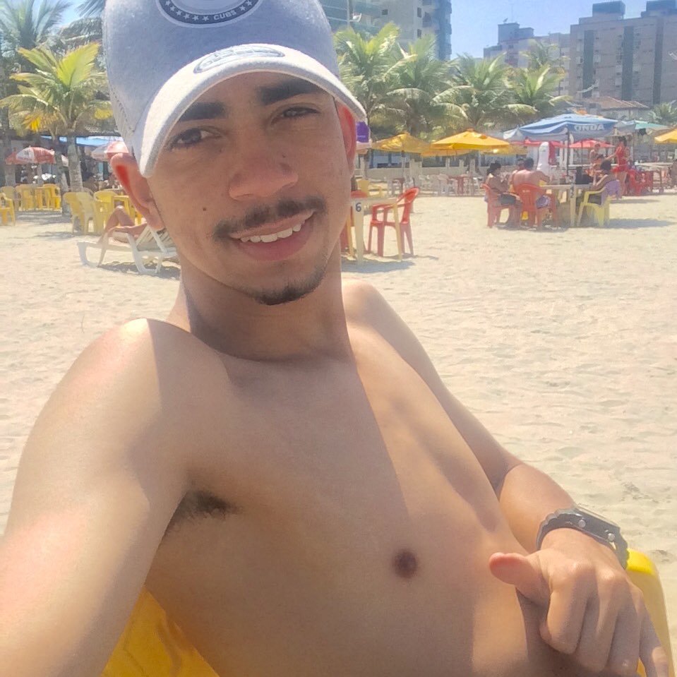 Aí se os coroa pergunta se eu to bem, vou falar que estou bem melhor que antes 🤟🏼✌🏼😎🤴🏻🤩🍃🍀