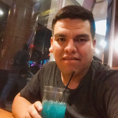 Economista, Jefe Regional de Riesgos, aficionado al Golf