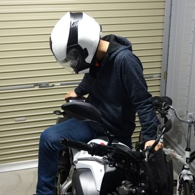 バイクはYAMAHA!MT-07とアクシズZ乗ってます♡
クルマは最近スバリスト卒業!トヨタ新型カローラW×B1.2ターボ6MTに乗換えました♡♡猫好き。無言フォローかんげーい。クルマ好きバイク好きの人よろしくお願いします