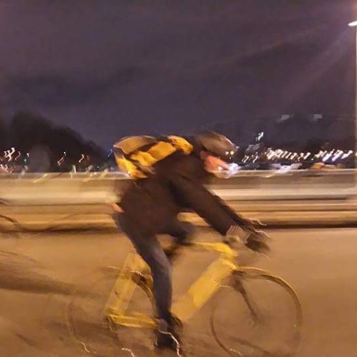 | la route est une chose trop sérieuse pour la laisser aux politiques |
profil Mastodon : frere@mastodon.gougere.fr