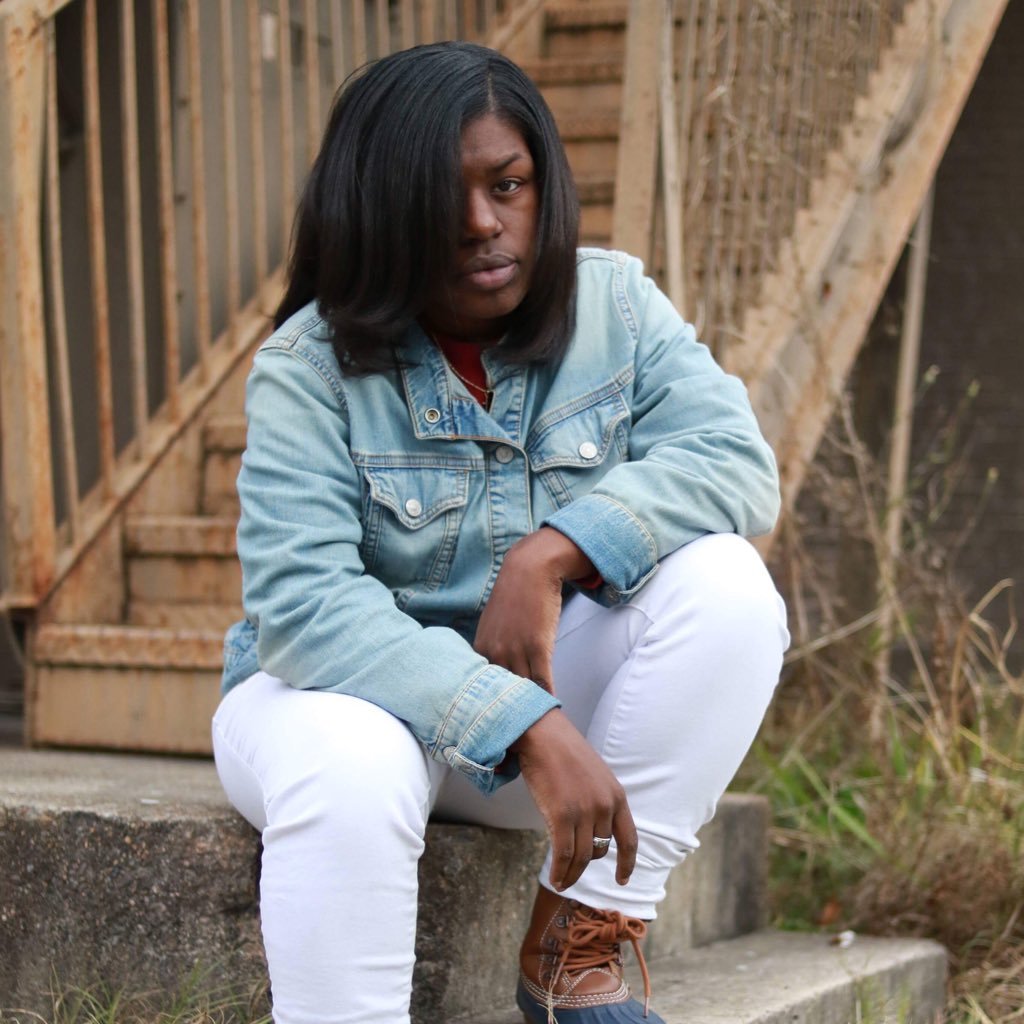 #CollegeGirl #NewTwitter #IG : _AriJamia #Photographer #AriJamiaPhotography book me now!