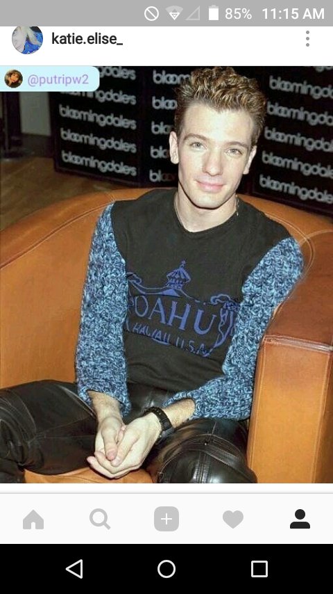 katie Official meee !!!  Single life is awesome!! 💙Chasez fan since '97 JC amazing guy 💛