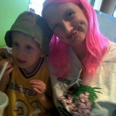 Mother to 5, in a relationship with a lovely gal, BPD, tattooed, pierced and loving life!