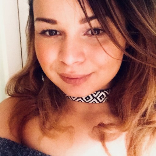 Brit. Daughter of a typical Italian mother, Biology boffin, ex chemist, aspiring comedienne, beer connoisseur. Gritting her teeth through a Soc Science degree👌🏽