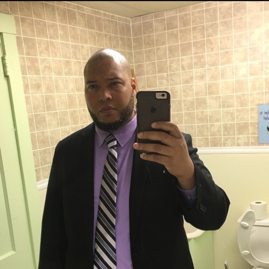 AbrahamAv9728's profile picture. 