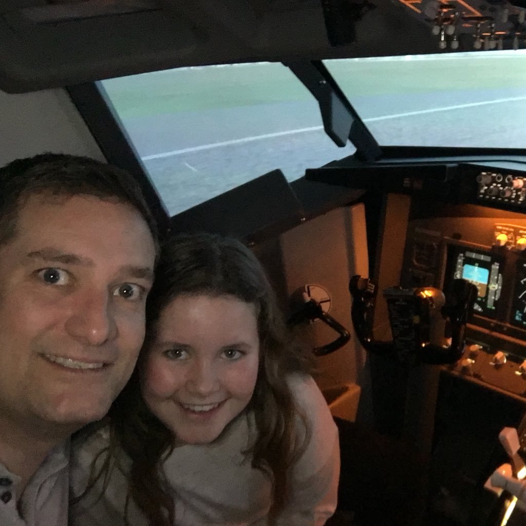 _dan_the_pilot_'s profile picture. 40 year old career changer, tweeting my journey from Ab Initio to First Officer👨‍✈️ Chasing the childhood dream. Aviation #avgeek