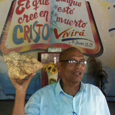 Pastor evangélico Luz del Mundo Misión Quíbor 3, Jefe de Zona, Chequeador. Técnico en Geología y Minas. Locutor UCV 29.334