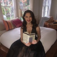 ashley judd(@AshleyJudd) 's Twitter Profileg