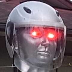 世界に一つのモノづくり・阿蘇カラクリ研究所(通称アソカラ)です。その他の仕事は巨神兵の夫、四人娘の父親、旅人です。活きてる瞬間を愛してます。建前嫌いの呑み会好きです。ツイッターは書く専門で一日一回文字数制限いっぱいで投稿してます。ご意見ご感想はメールでお願い致します。今日も楽しい事を探してます。