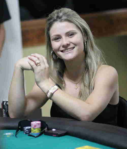 PatiComineti's profile picture. Mulher de negócios, garota que adora balada e coração maior que o mundo! By Le