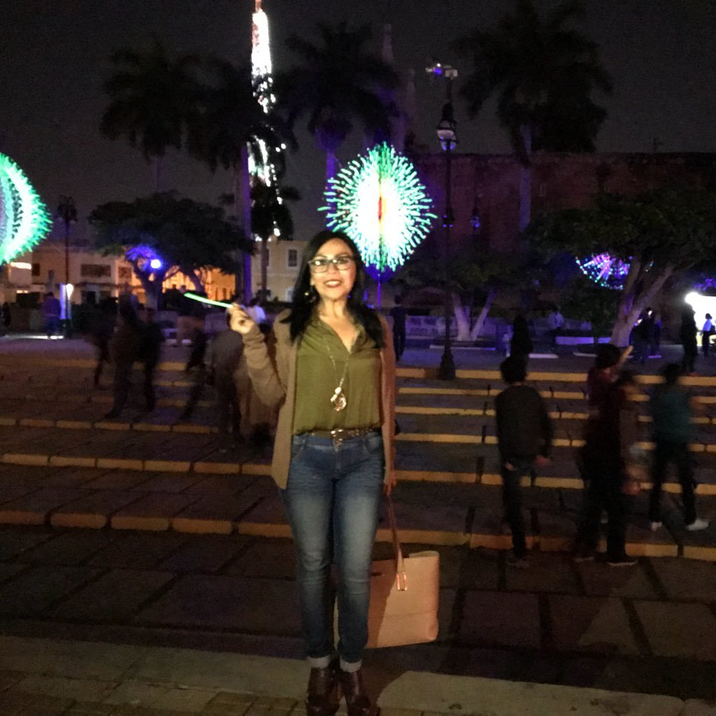 Soy una persona ocurrente, interesante, agradable, sociable, radical y que anda en busca de nuevas amistades conservando las que tiene ya que son muy valiosas.