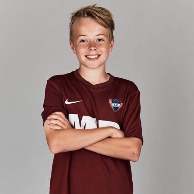 MadsenSejer's profile picture. Spiller fodbold: Elite/A Spiller FIFA 18 og spiller gerne fut Champions hvis jeg har tid... Håber at i ville følge med....🙂⚽️🎮