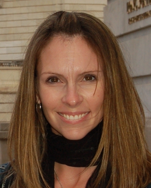 East Coast Media Coorespondent Specializing in Celebrity Gifting and Media Placement, Past Congressional Staffer, Song Writer, Avid Newswatcher and Mom of Three