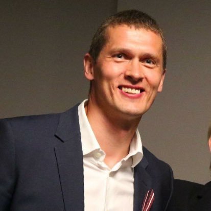 Divu dēlu tēvs, Burtnieku un Latvijas patriots! Darām!