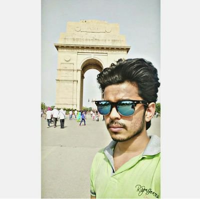 sy9812651238's profile picture. 