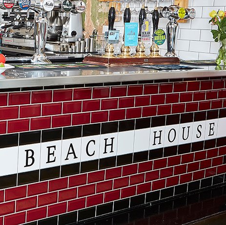 An independent Free House with a relaxed atmosphere, located on Worthing's iconic promenade. Famous for Burgers, Fish & Chips & Vegan selections.  01903 367313