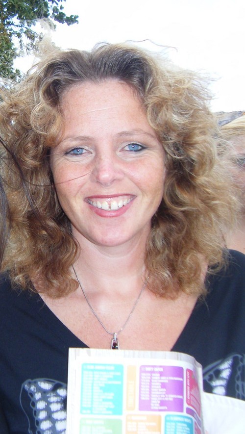Recruiter ABB, houdt van gezelligheid, goed boek, vakanties, muziek, leuke dingen doen met gezellige mensen. Moeder van 14 jarige dochter.