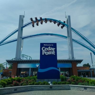 Dive VALRAVN...Fly TATSU...Race TTDragster...Hunt BANSHEE...Be free GATEKEEPER...Ride THE VOYAGE...Stock breath X2...On top of the world MILLENIUM FORCE🎢