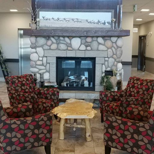 Cobble Creek Lodge Is Luxury accommodations located right in Maple Creek Saskatchewan. A gem of a town tucked away below the Cypress Hills.