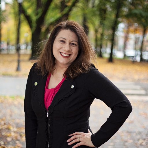 PMO Program Manager and digital marketer - I'm a @HubSpot Certified Trainer and I'm PMP certified (yes, I like certifications; stop laughing)...