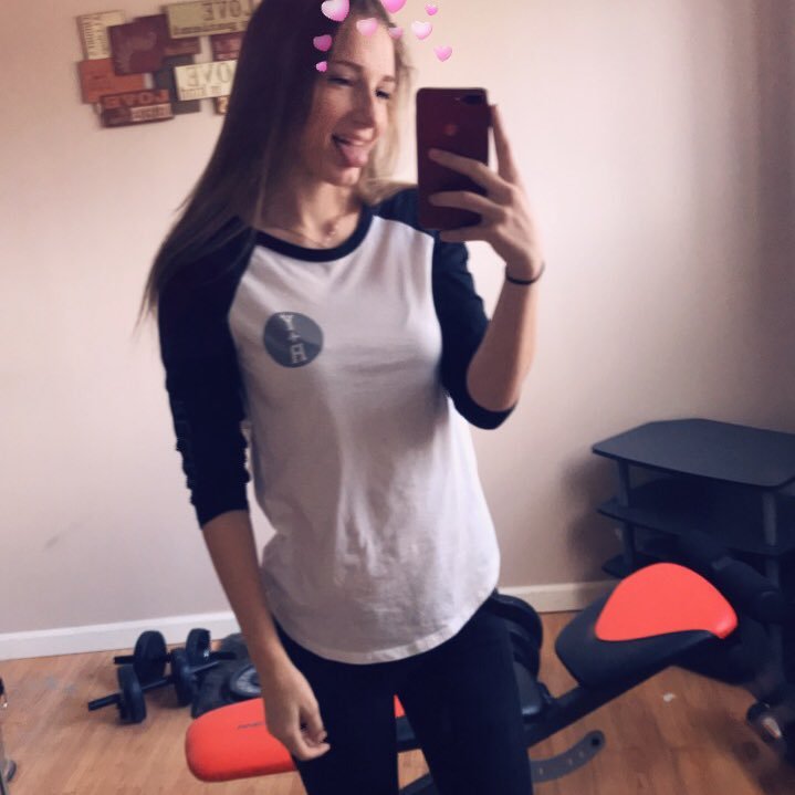 its_aszand's profile picture. this used to be my fan acct -justin followed 1/12/14