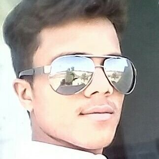 LOVESIN44732222's profile picture. Student