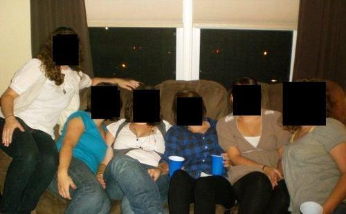 ItsOkaytoCreep's profile picture. Welcome to our collection of interesting and sometimes horrifying encounters of the online-dating kind.